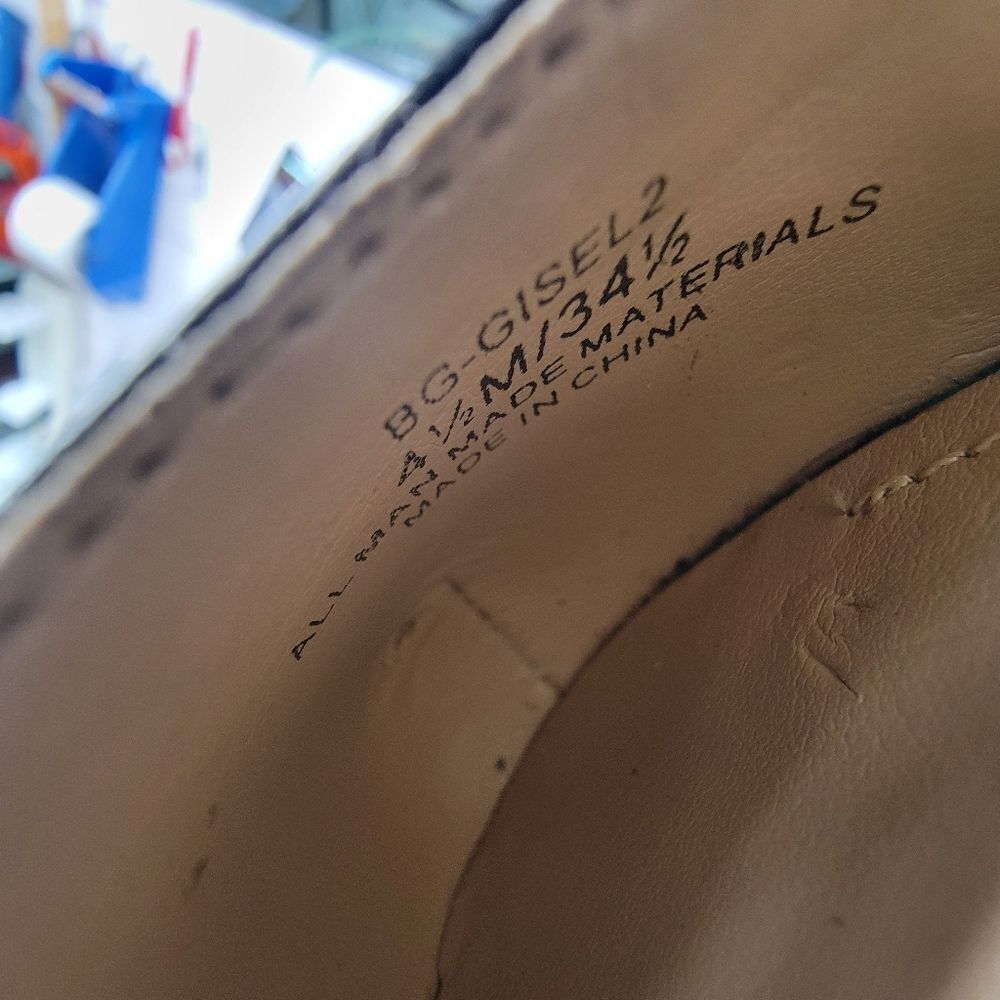 BCBGeneration Gisel2 Platform Pump - Picture 12 of 13